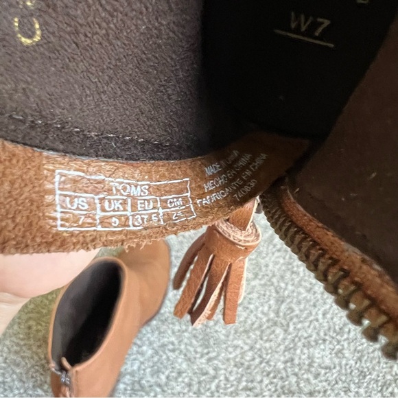 Toms Leila Short Brown Booties with Tassel Zipper, Size 7 - Picture 9 of 9